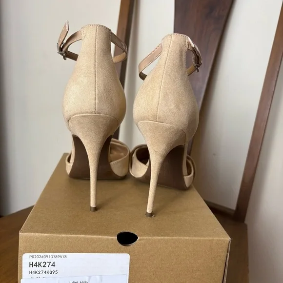 Jessica Simpson Cream T-Strap Heels - Picture 6 of 8